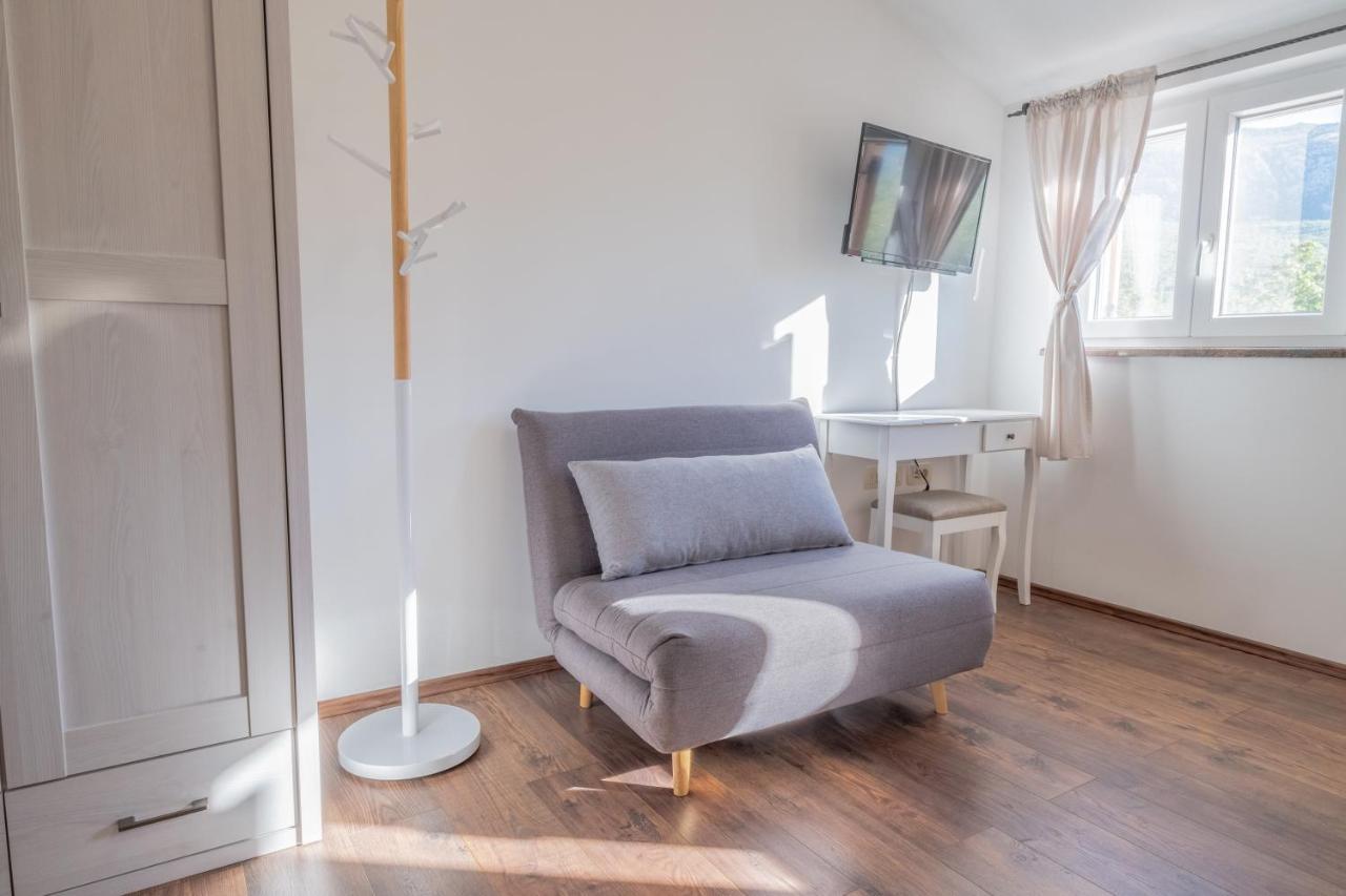 Amazing 4 Bedroom Villa With Swimming Pool And Wifi, Family Frendly Tribalj  Eksteriør billede