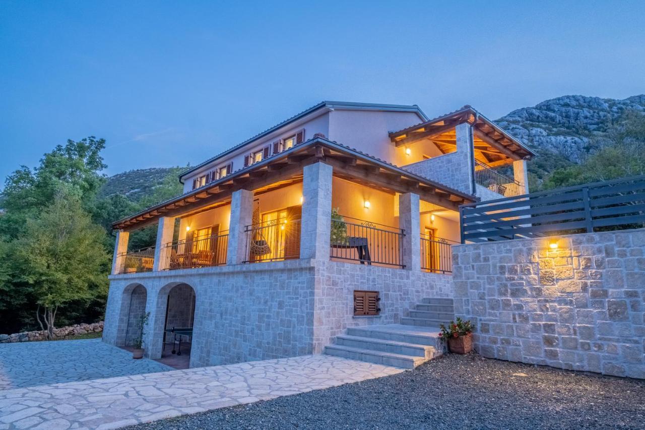 Amazing 4 Bedroom Villa With Swimming Pool And Wifi, Family Frendly Tribalj  Eksteriør billede
