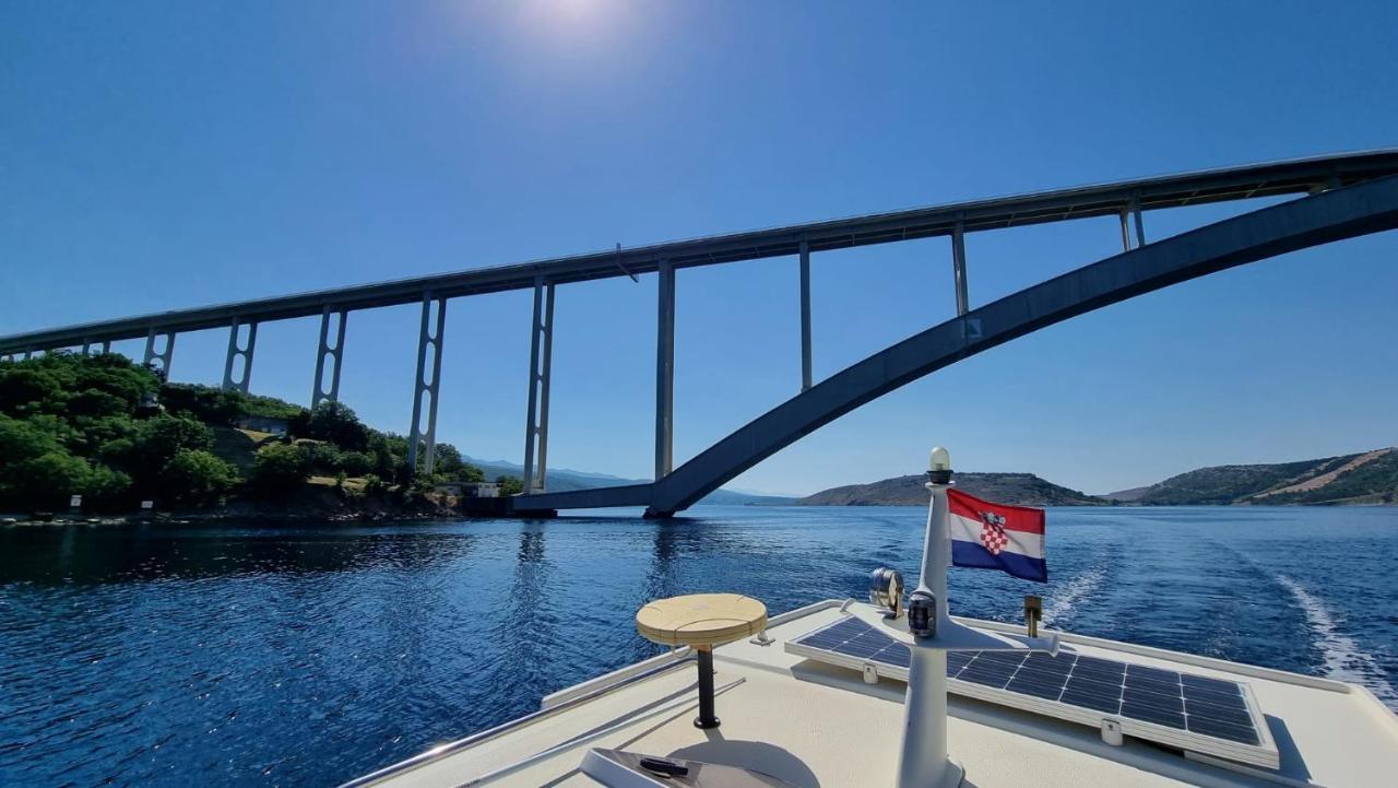 Amazing 4 Bedroom Villa With Swimming Pool And Wifi, Family Frendly Tribalj  Eksteriør billede